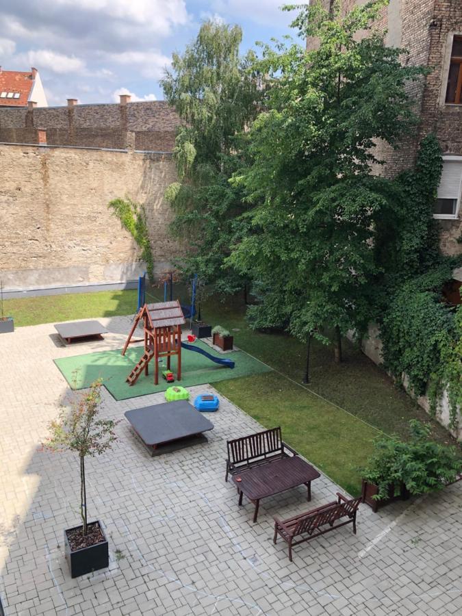 Bright, Spacious Apartment 3 Bedroom, Garage Budapest Exterior photo