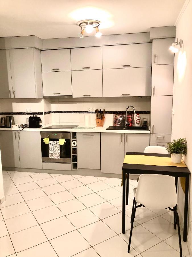 Bright, Spacious Apartment 3 Bedroom, Garage Budapest Exterior photo